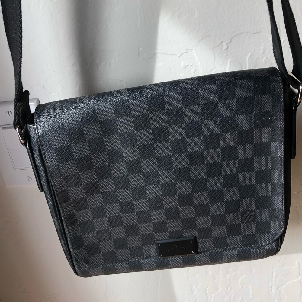 Louis Vuitton Mens Messenger bag